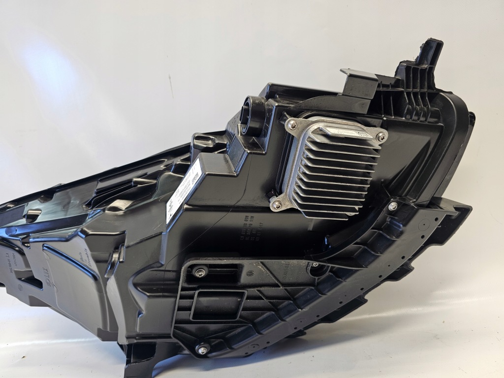 Фара full led tesla model 3 рестайлінг  y 2020- лівий перед європа  ліва 1514952-20-e Доставка