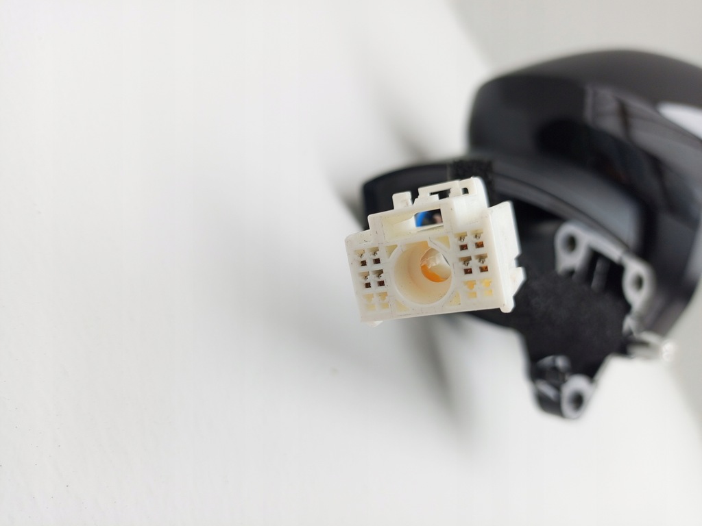 фото №14, Kia sportage 5 v 2021- дзеркало праве перед передні 8 pin 87620-r2300