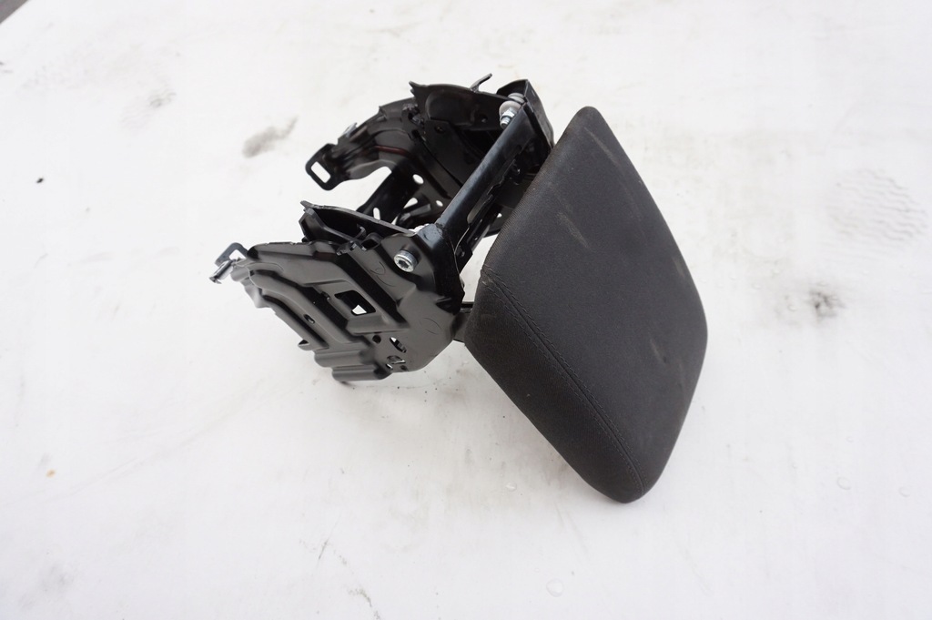 фото №1, Подлокотник материал audi a4 b8