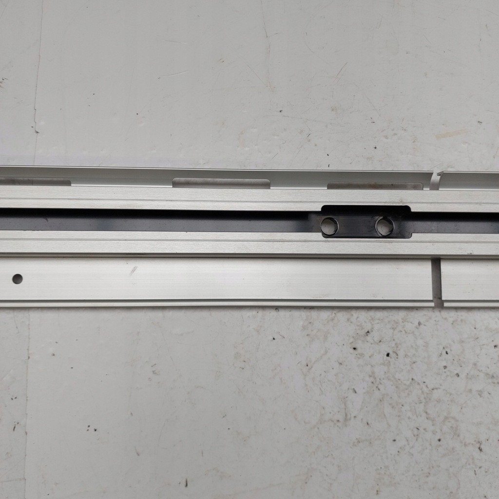 фото №9, Bmw x4 f26 g01 молдинг направляющая направляющая багажника правая 2704748 003320002600