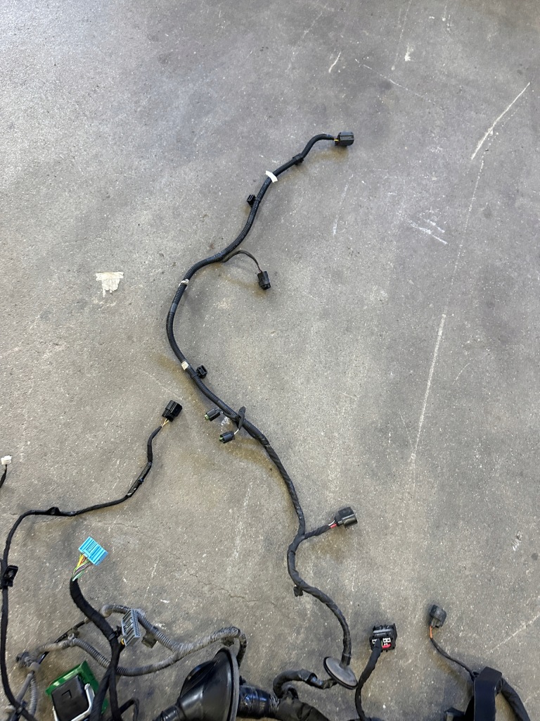 фото №6, Polestar 2 комплектная электропроводка отсек двигателя