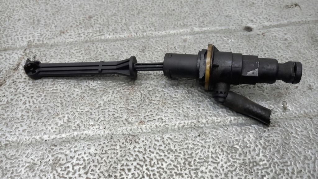 фото №1, Помпа сцепления renault vel satis i 03r 2.0b hb 8200019602