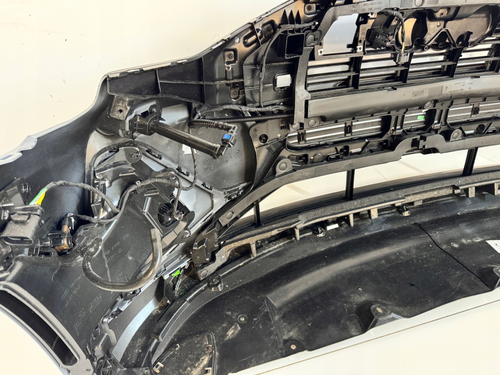 фото №11, Audi e-tron 4ke s-line бампер перед оригинальный