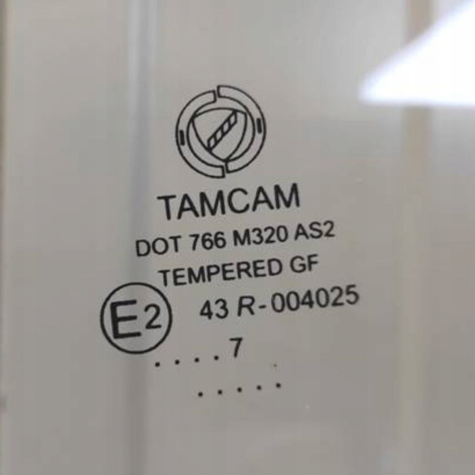 Скло двері передніх лівих передня ліва 43r-004025 fiat doblo ii 2017 Оригінал