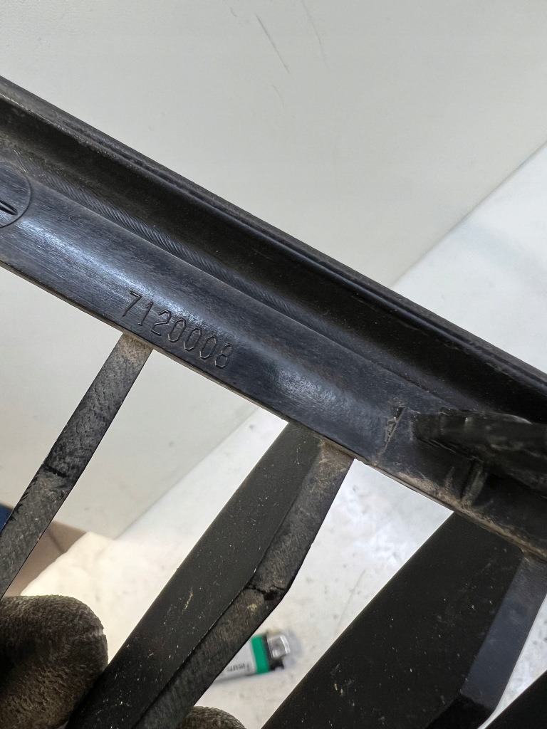 фото №4, Решітка радіатора решітка радіатора права решітка радіатора bmw 3 e90 7120008