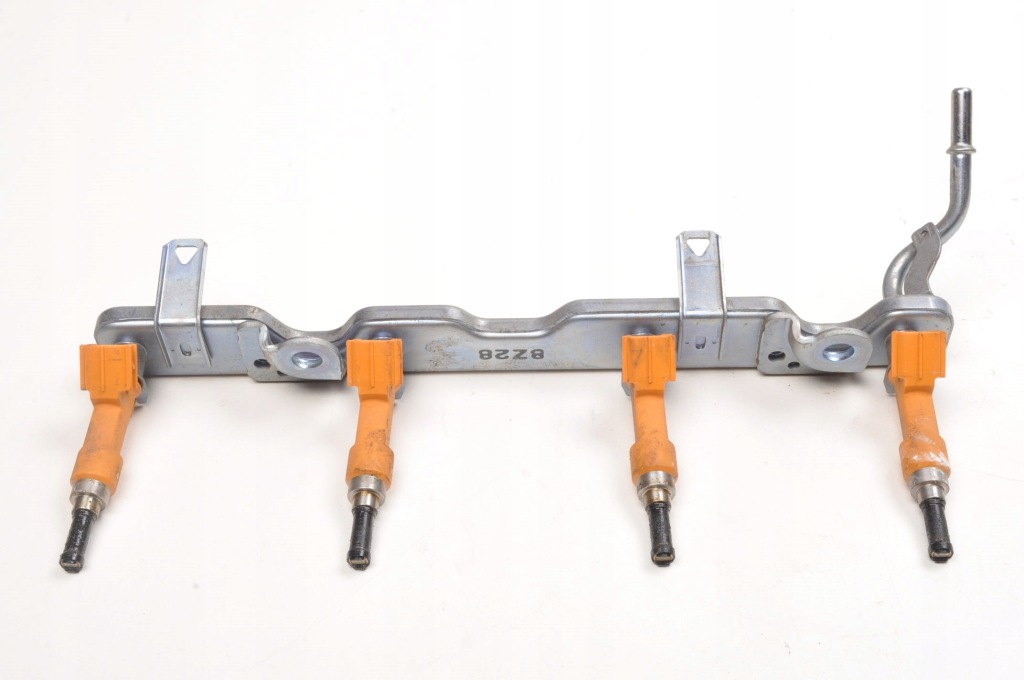 Купити Молдинг упорскування lexus gs rc is iii 2.5 b 2ar fse 23250-36020