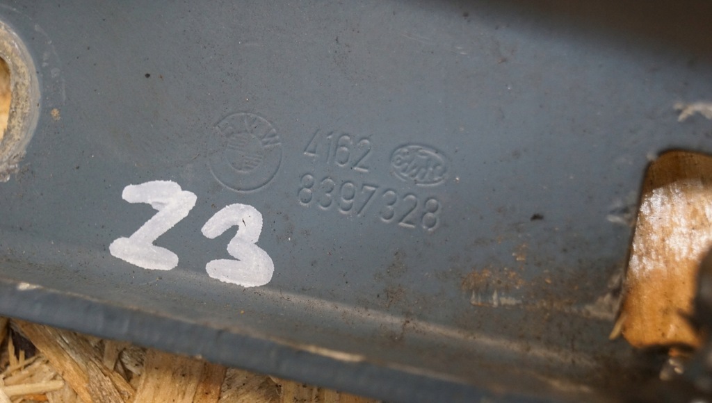 фото №7, Bmw z3 e36 петля крышки задняя правый 8397328