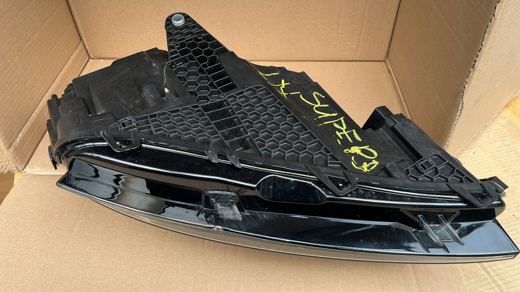 Skoda superb 3 рестайлинг  фара левая передняя перед full led 3v1941015d европа Оригинал