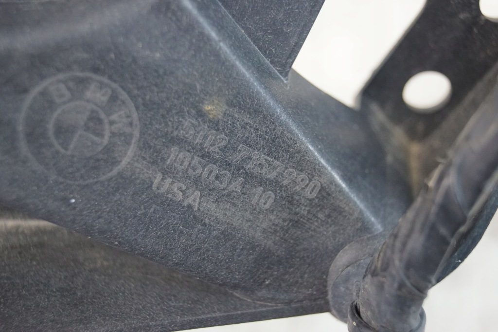 Направляющая кронштейн крыла правое bmw x5 e70 7157984 Недорого