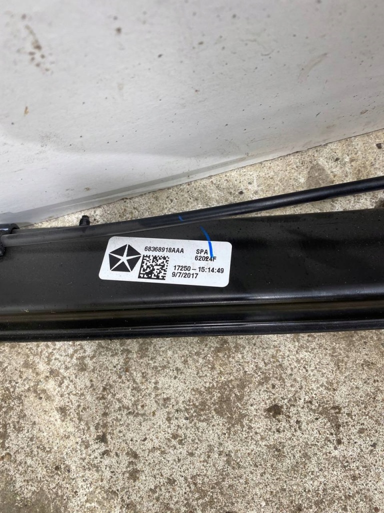 Моторчик закривання двері chrysler pacifica 2018 з задній po правої 68368918a Київ