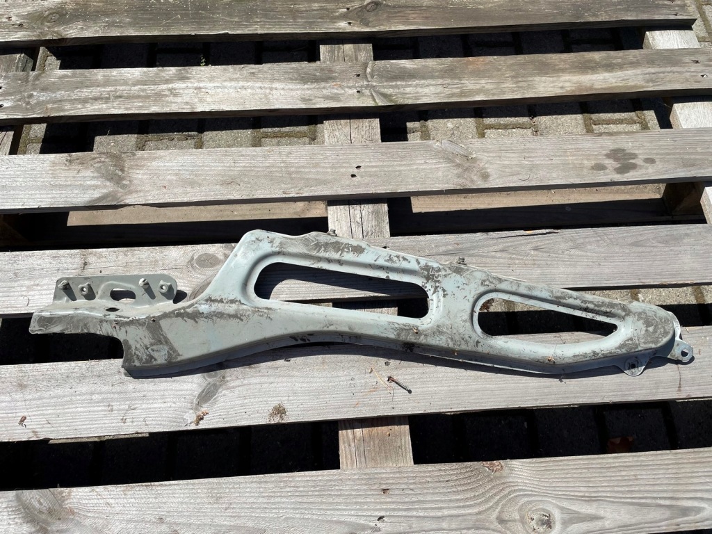 фото №1, Renault sceniv iv кронштейн кронштейн крыла левый