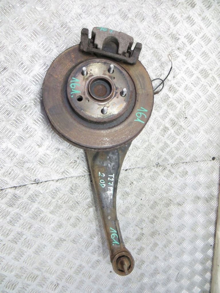 Купить Toyota avensis t27 рестайлинг  t29 универсал поворотный кулак правая задний  задняя 16-