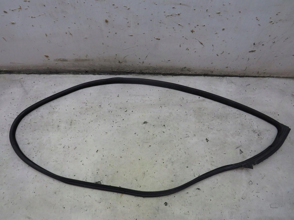 фото №1, Уплотнитель дверь левая bmw 6 f12 f13