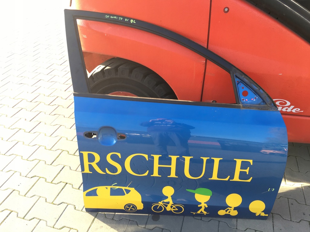 фото №1, Hyundai i30 i kombi 07- дверь правый перед