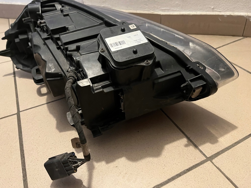 фото №13, Volvo xc60 i 1 lift ксенон 13- лампа передняя правая