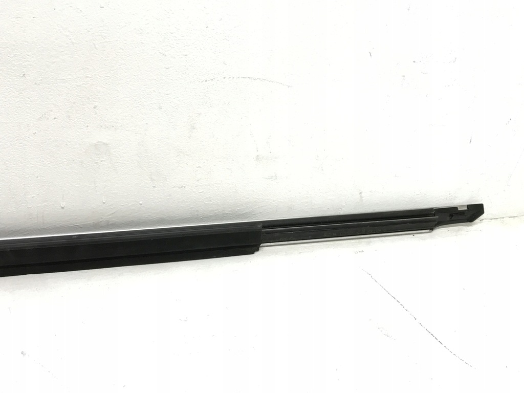 фото №8, Mercedes w213 молдинг ущільнювач перед правий