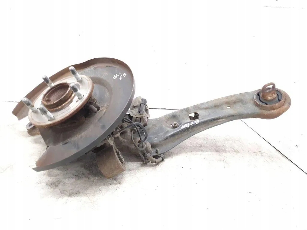 Поворотный кулак задняя левая fiat freemont 345_ 04779908ab 1.96l дизель 2013 с Разборки