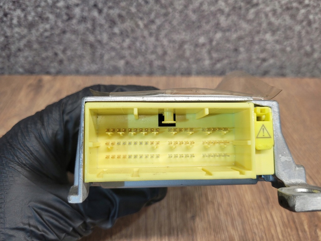 фото №5, Toyota prius iii 3 датчик подушек 89170-47470