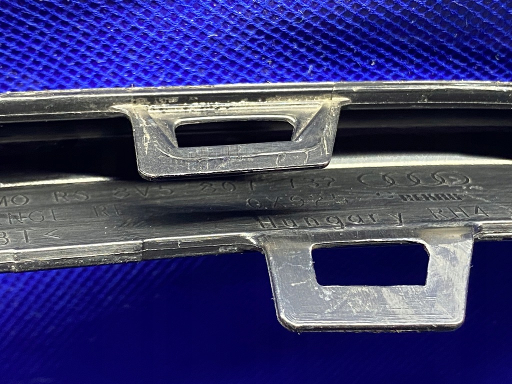 фото №9, Audi s3 rs3 правая рамка выхлоп диффузор решётка молдинг декор 8v5807732