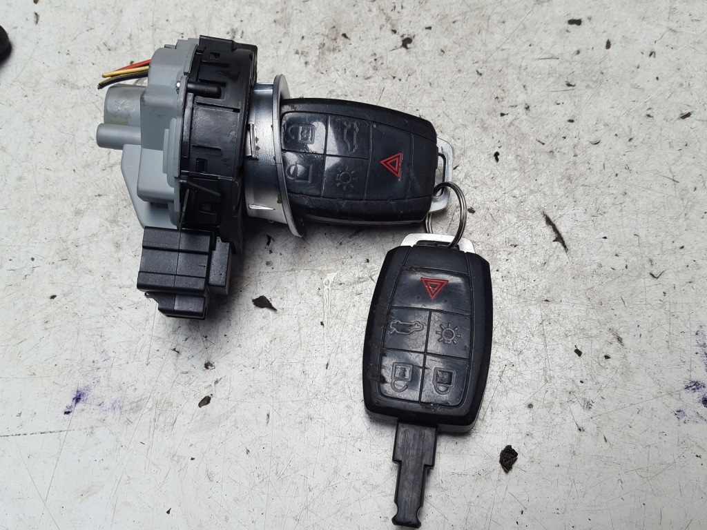 фото №1, Volvo v50 lift s40 ii 07-12r замок запалювання ключі