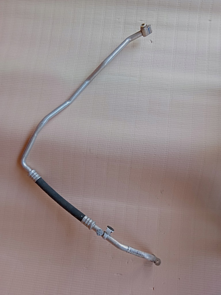 фото №1, Bmw f40 f45 f48- трубка шланг кондиционера 6832950