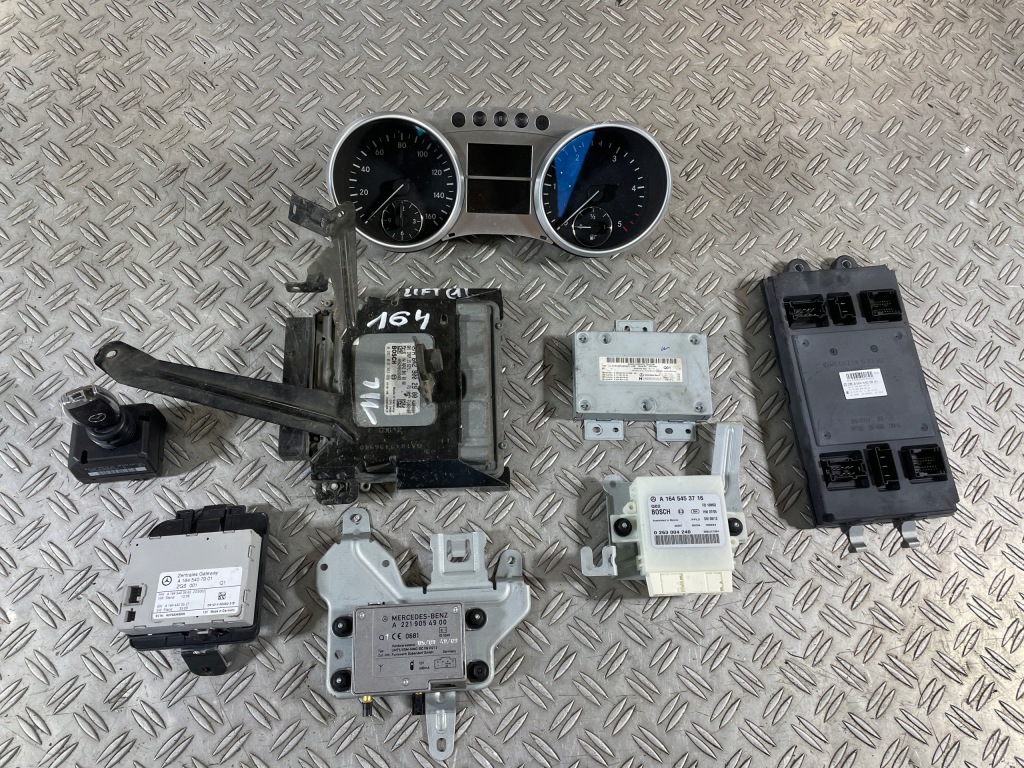 Купить Mercedes ml164 рестайлинг  08- бортовой компьютер набор 3.0 a6429002900