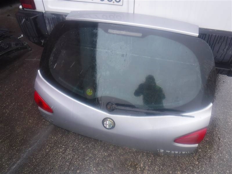 фото №4, Крышка багажника задняя alfa romeo 147 комплектная