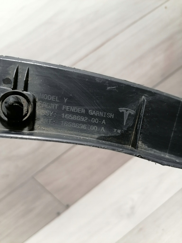 фото №9, Tesla y молдинг крыло правый перед 1658692-00-a