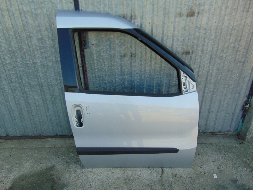 фото №1, Двері праве перед opel combo d 2010- fiat doblo ii колір сріблястий