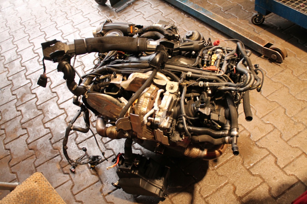 Двигун комплектний  audi a8 3,0 tdi ctb 60 tyskm Зі Шроту