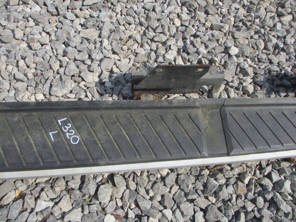 Подножка порог левая range rover sport 1 l320 Цена