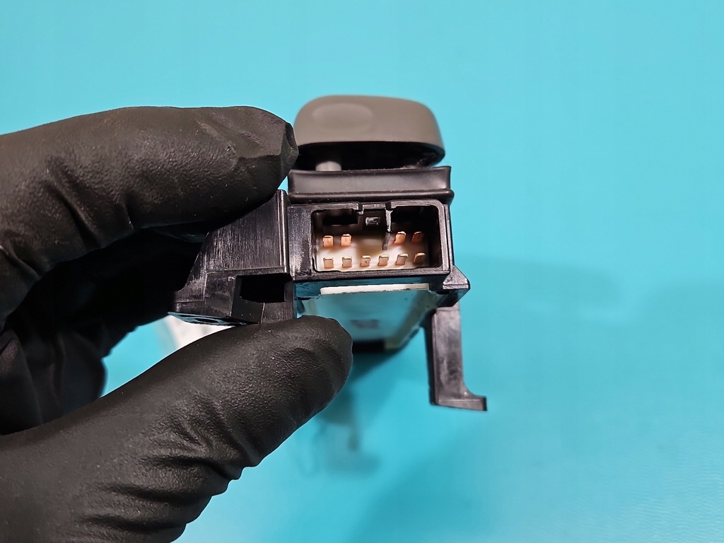 фото №8, Переключатель сиденье toyota land cruiser j200 07- 18a188