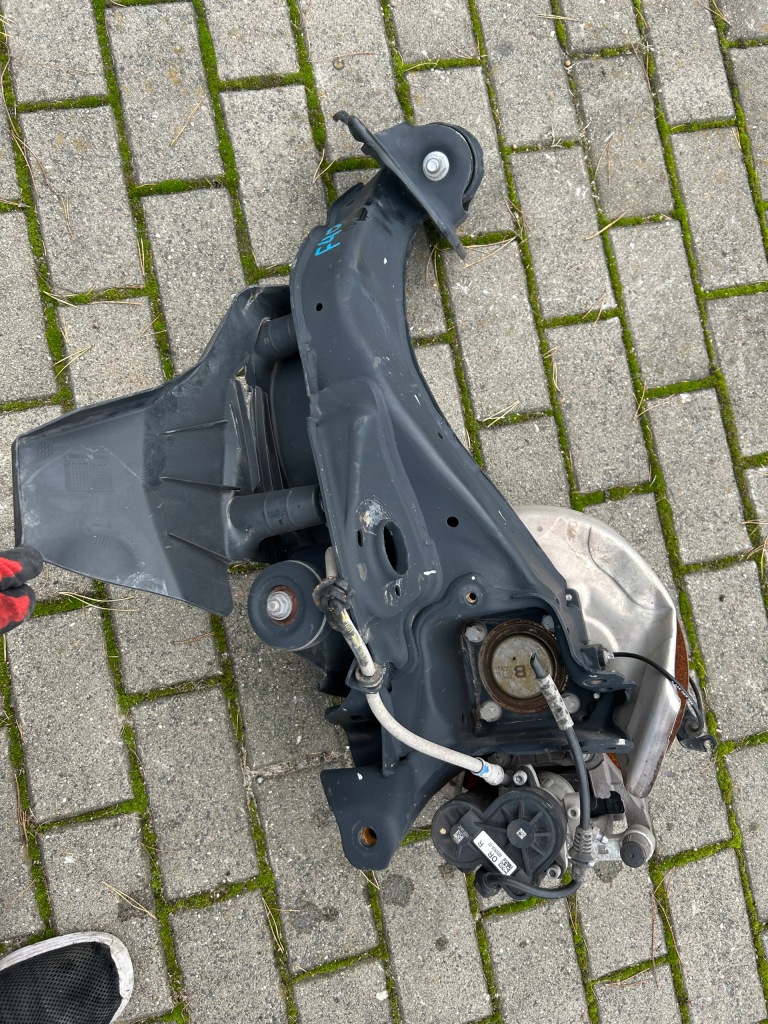 фото №7, Bmw 1 f40 поворотный кулак правая левая задняя задняя подвеска