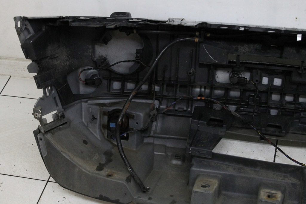 фото №9, Land rover discovery iii 04r- бампер перед передний pdc ксенон 798 - лак