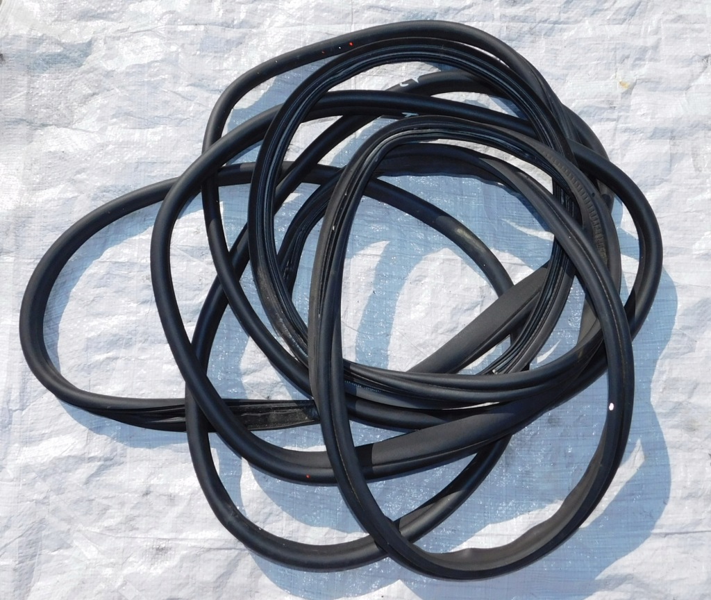 фото №1, W213 kombi прокладка дверь задняя a2136970251