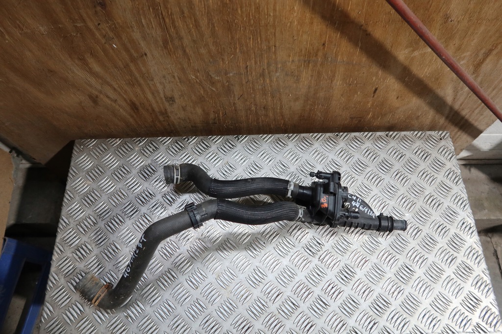 фото №1, Корпус термостата шланги c4 ii 9684588980