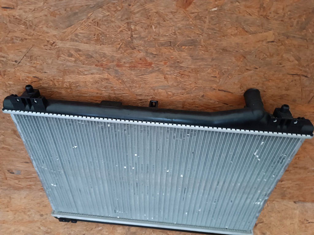 Радіатор води suzuki grand vitara 2005- 2.0 бензин 17700-65j10 Ціна