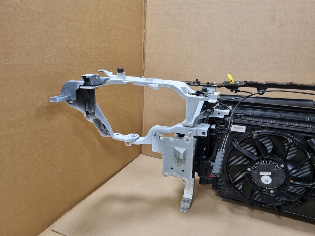 фото №7, Polestar 2 kompletny pas передній радіатор