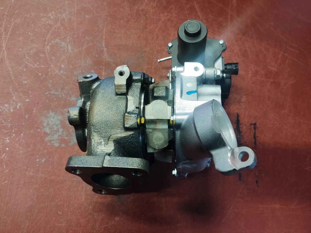 фото №6, Турбонагнетатель toyota land cruiser v8 17208-51030 vb49 nowa