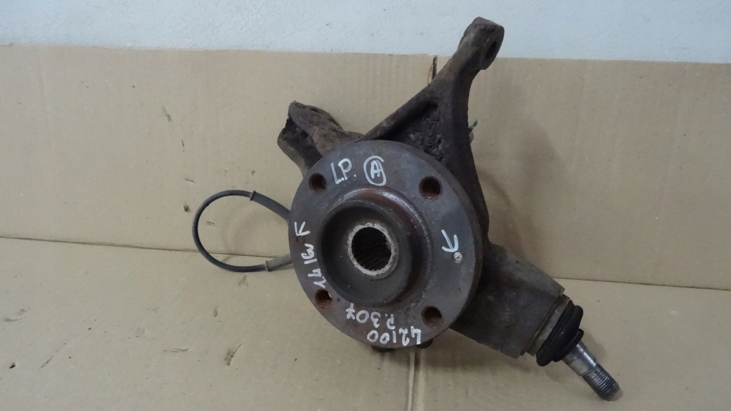 фото №1, Peugeot 307 1.4 8v поворотный кулак левый перед