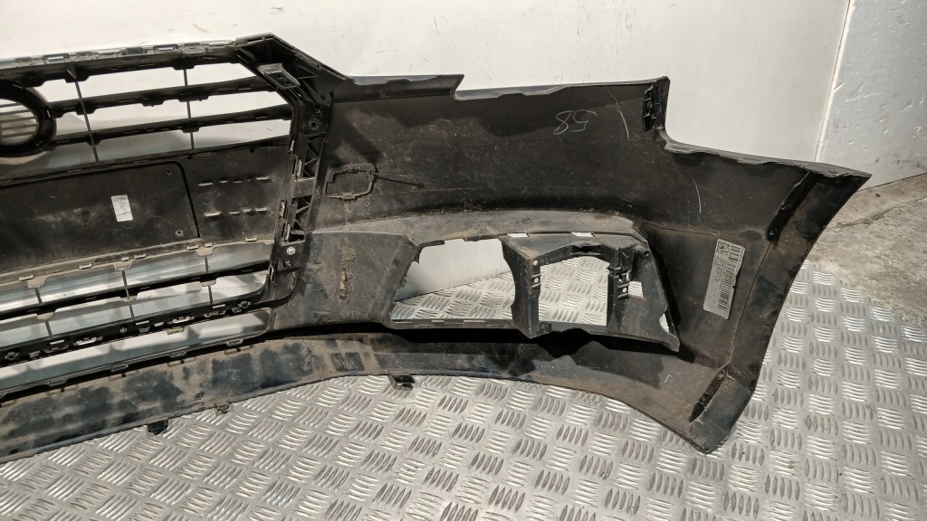 Бампер перед решітка  решітка ліва audi a4 b9 8w 15-19 оригінал Зі Шроту