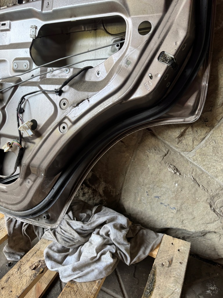 фото №7, Дверь правый задняя задние mitsubishi pajero pinin