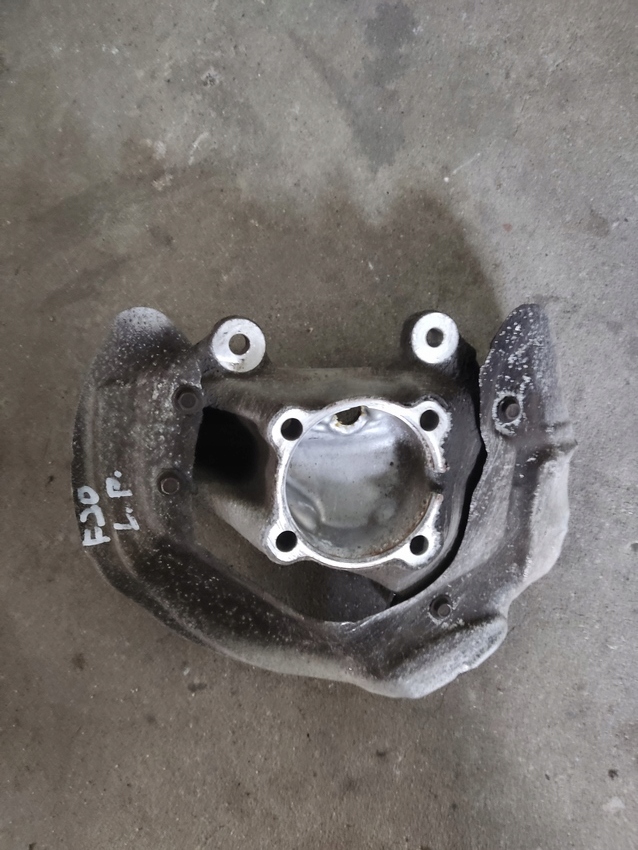 фото №1, Bmw f20 поворотний кулак лівий перед