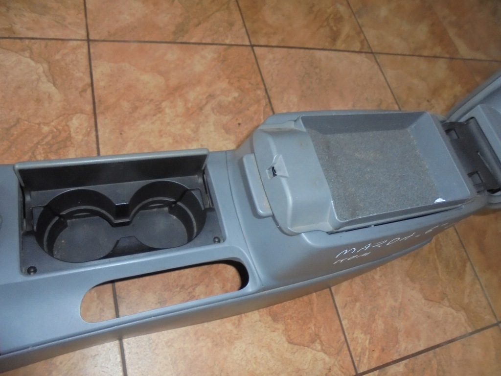 фото №5, Mazda 6 2.0 citd підлокітник тунель середній