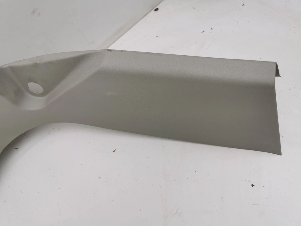 фото №5, Chrysler grand voyager v 2011 оббивка задній кришки багажника