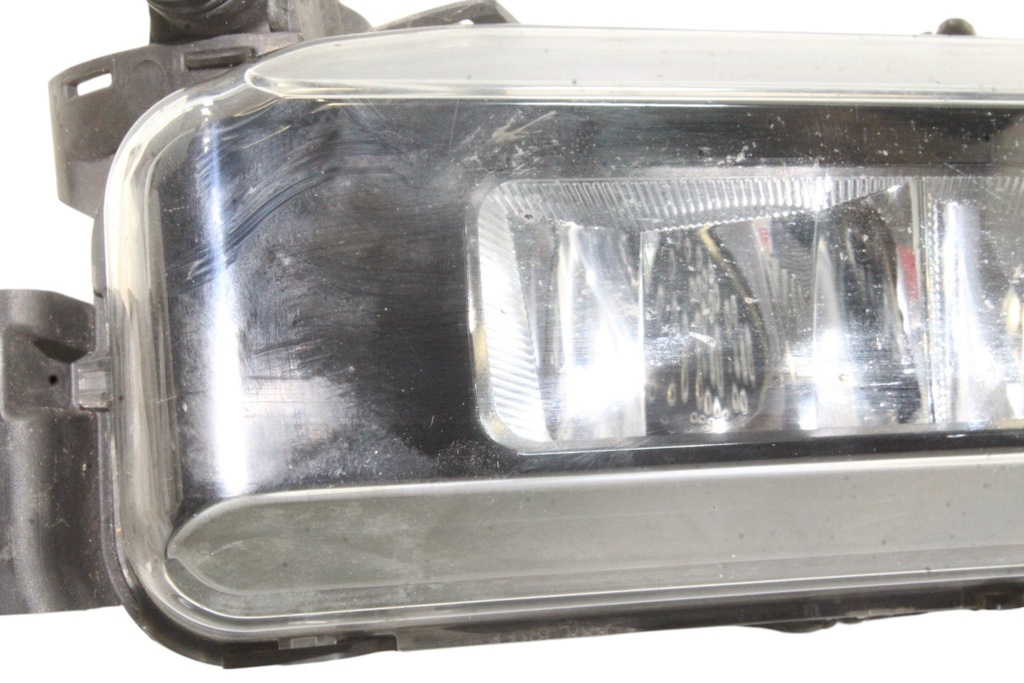 фото №11, Противотуманная фара правый передний bmw 3 g20, g28 8089526 2.0l hybrid 140kw 2020