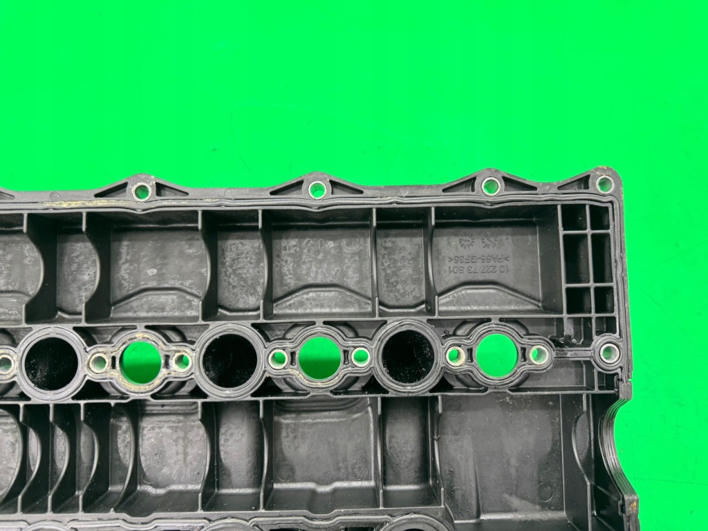 Кришка клапанів кришка колектор впускний  31330239 volvo s60 ii v60 2.0d d3 10- Доставка