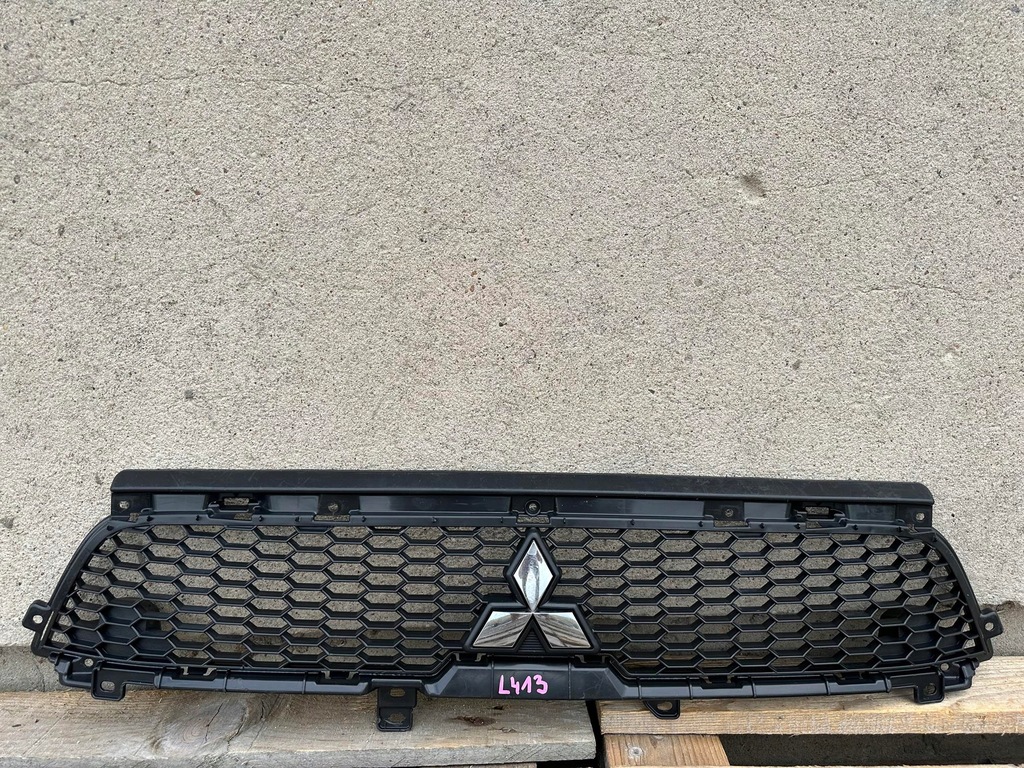 фото №1, Решётка радиатора решётка радиатора бампера mitsubishi outlander ii lift