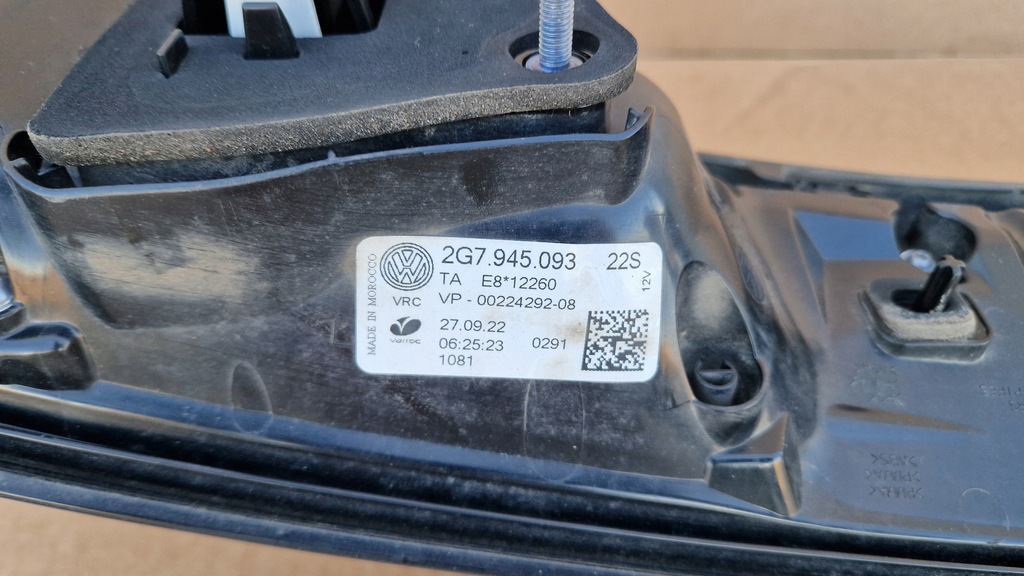фото №7, Накладка задняя крышка багажника vw taigo 2g7945093 оригинал ideał kpl