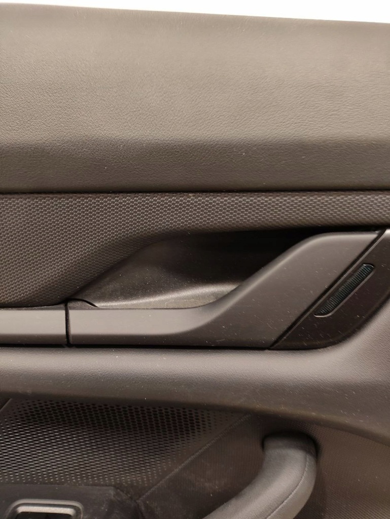 фото №6, Porsche taycan 9j1 2023 обшивки / обшивка дверь задних 9j1864603